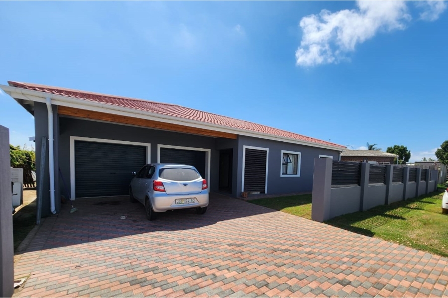 3 Bedroom Property for Sale in Wavecrest Eastern Cape